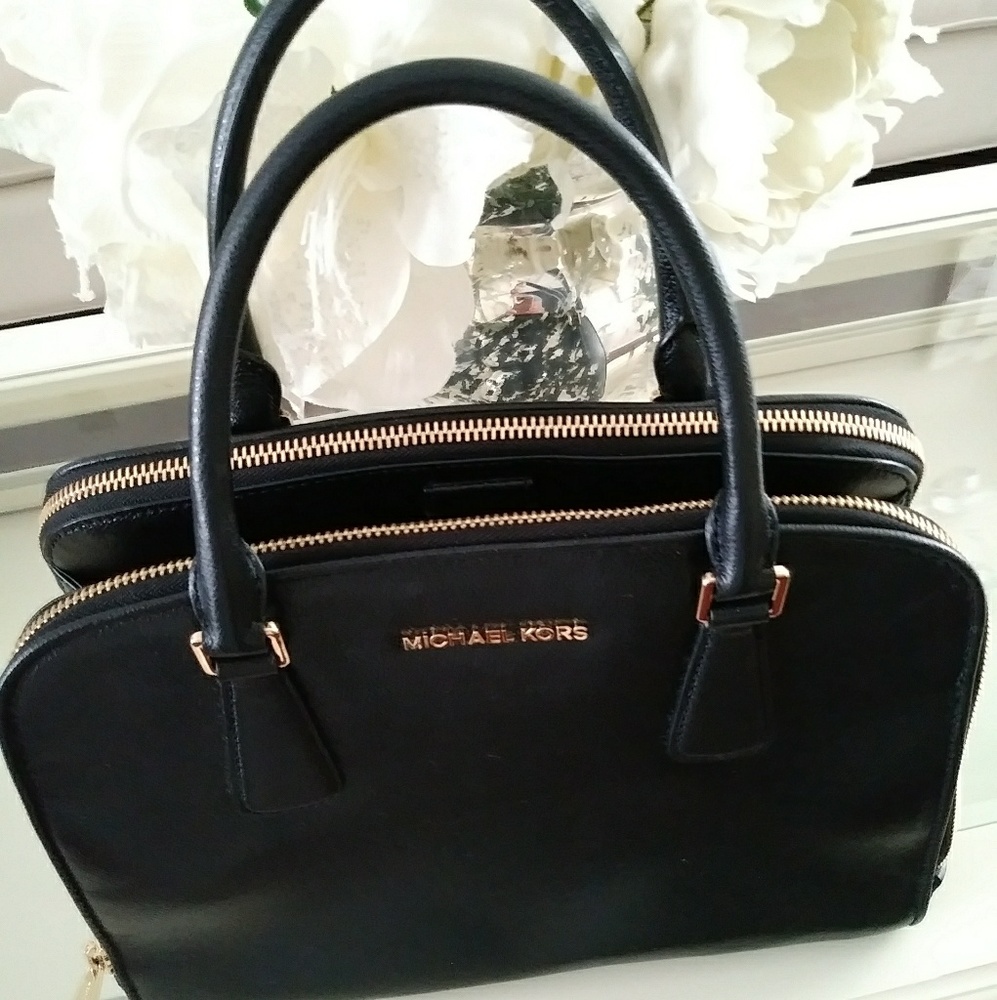 SOLD AUTHENTIC MICHAEL KORS BAG